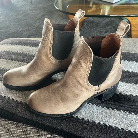 Frye boots women size 10 - Picture 6 of 8